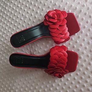 NY&C US8.5 red flower 🌹 Chana mule